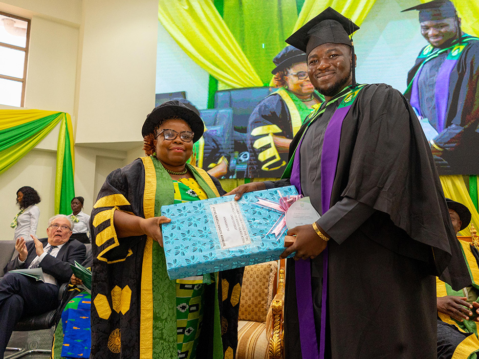 UHAS GRADUATES 1,374 AT THE 1ST SESSION OF ITS 10TH CONGREGATION